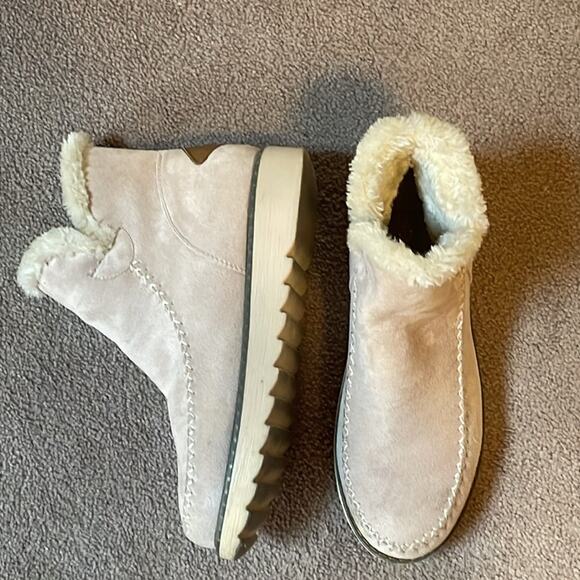 Sport Suede Fur Lined Ankle Boot. 8 - Picture 4 of 5